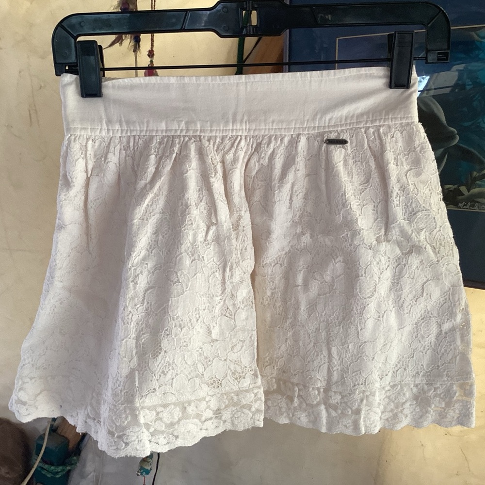 Hollister White Lace Cotton Mini Size S Bohemian Hippie Festival Vacation Beach